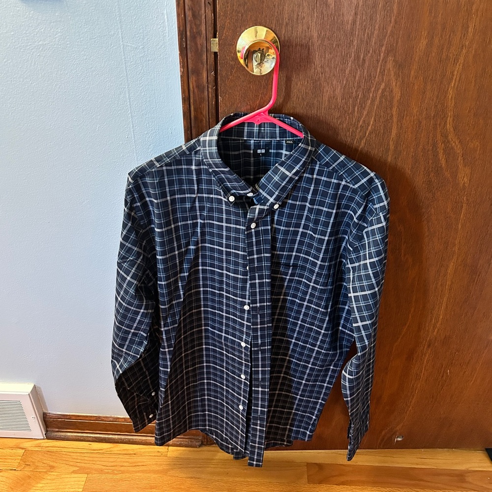 Uniqlo Men's Blue Plaid Button Down Shirt